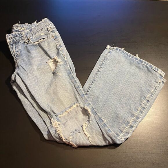 American Eagle Real Flare Size 2 Short Distressed Holey Jeans Light Blue Wash - Picture 3 of 5